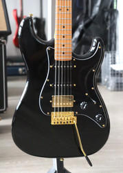 Jet Guitars JS-400 HSS Black Gold sähkökitara (käytetty)