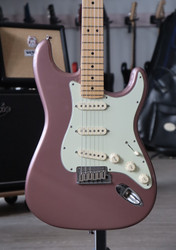 Fender  American Deluxe Stratocaster Burgundy Mist Metallic (käytetty)