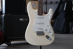 Fender American Traditional Stratocaster 1999 + case (käytetty)