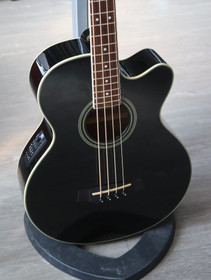 Ibanez AEB8EBK akustinen basso (käytetty)