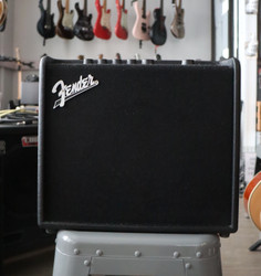Fender Mustang LT25 Guitar Amplifier Combo (used)
