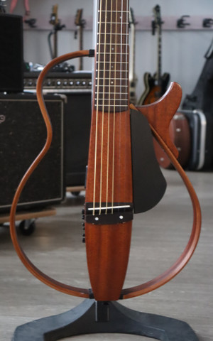 Yamaha SLG200S NT akustinen Silent-kitara (käytetty)