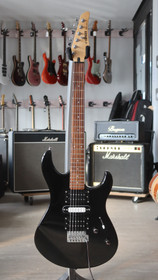 Yamaha ERG121/ Seymour Duncan sähkökitara (käytetty)