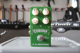 TC Electronic Corona Chorus efektipedaali (käytetty)