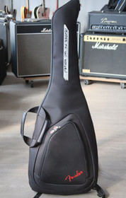 Fender Player Stratocaster MN 3TS vasenkätinen + gig bag (käytetty)