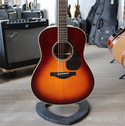 Yamaha LL6ARE Electro Acoustic + soft case (used)