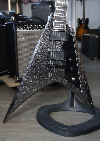 ESP LTD KH-V Black Sparkle sähkökitara 2023 + kova laukku (käytetty)