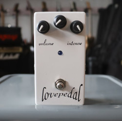 Lovepedal Super 6-efektipedaali (käytetty)