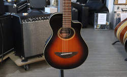 Yamaha APXT2 3/4-elektroakustinen kitara + gig bag (käytetty)