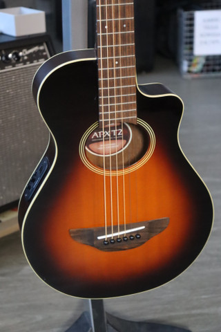 Yamaha APXT2 3/4-elektroakustinen kitara + gig bag (käytetty)