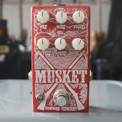 Blackout Effectors Musket Fuzz -efektipedaali (käytetty)