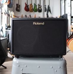 ROLAND AC-33 amp (used)
