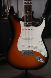 Fender California Stratocaster 1998 RW BSB + kova laukku (käytetty)