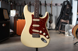 Fender Custom Shop Postmodern Strat Journeyman 2022 (käytetty)