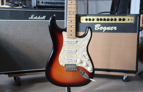 Fender Player Stratocaster MN 3-Tone Sunburst 2021  (used)
