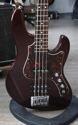 FGN Mighty Jazz Standard Japan Azuki Metallic + kova laukku (käytetty)