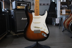 Fender '57 American Vintage Hot Rod Stratocaster 2007 + kova laukku (käytetty)