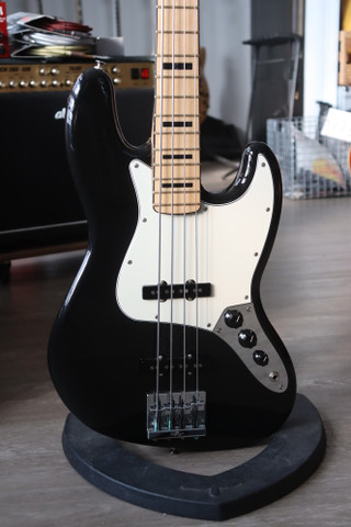 Fender Geddy Lee Jazz Bass 2025 + gig bag (käytetty)