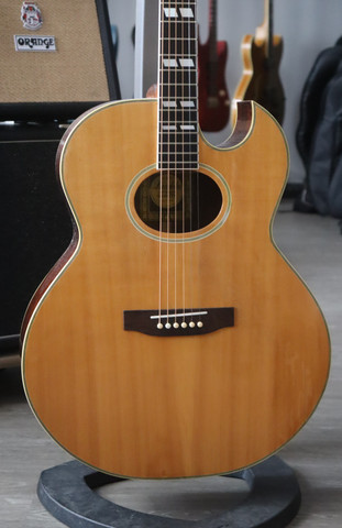 Landola J800 LS CUT akustinen kitara (käytetty)