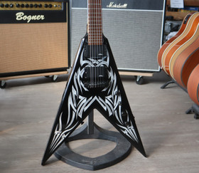 BC RICH Kerry King Metal Master sähkökitara + gig bag (käytetty)