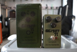 Electro Harmonix Green Russian Big Muff Fuzz Efektipedaali (käytetty)