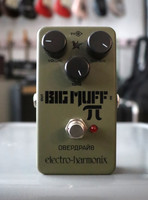 Electro Harmonix Green Russian Big Muff Fuzz Efektipedaali (käytetty)