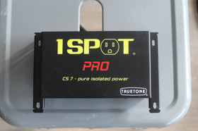 Truetone 1 Spot Pro CS7 teholähde efekteille (käytetty)