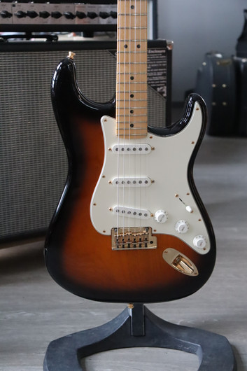 Fender 60th Anniversary Commemorative Strato 2TSB 2014 (käytetty)