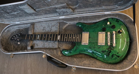 Flaxwood Custom Äijä 2013 sähkökitara + kova laukku (käytetty) 