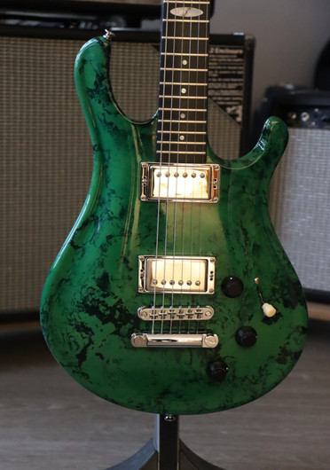 Flaxwood Custom Äijä 2013 sähkökitara + kova laukku (käytetty) 
