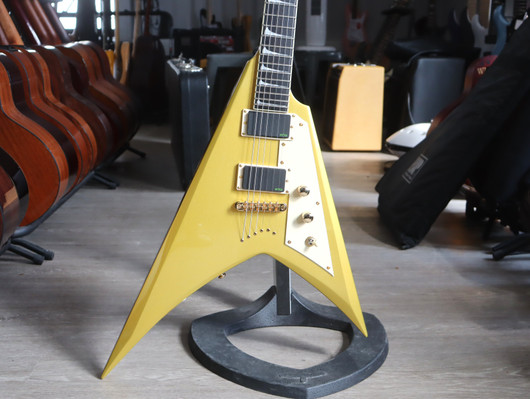 ESP LTD KH-V Metallic Gold 2023 sähkökitara + case (käytetty)