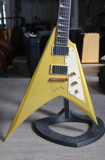 ESP LTD KH-V Metallic Gold 2023 sähkökitara + case (käytetty)