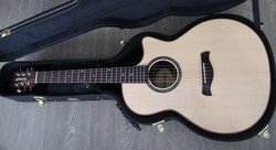 Richwood SWG-150W-CE Songwriter R Wide Neck + Case (used)