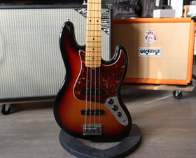 Fender American Standard Jazz Bass 2007 + case (used)