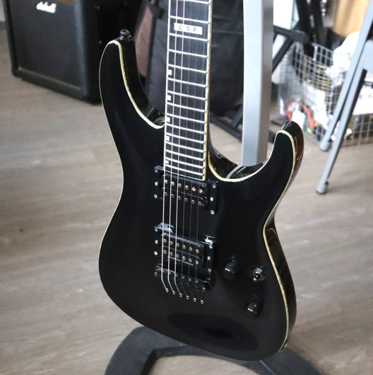 ESP Standard Series Horizon 2011 sähkökitara (käytetty)