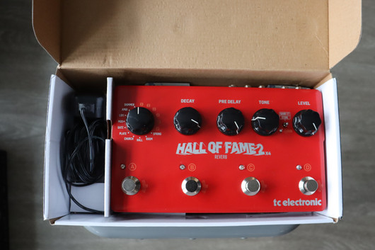 TC Electronic Hall Of Fame 2 X4 Reverb efektipedaali (käytetty)