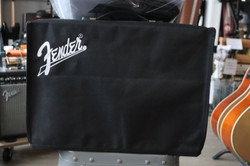 Fender Acoustic Junior vahvistin akustiselle ja laululle (käytetty)