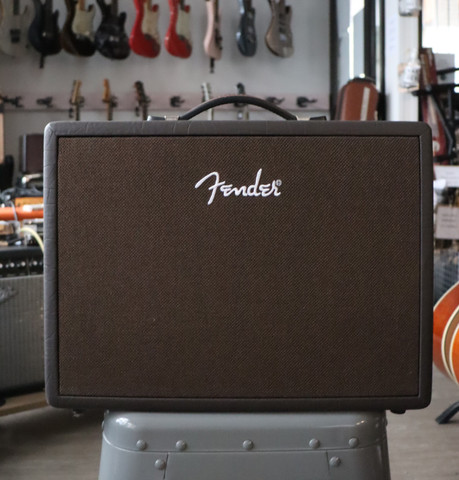 Fender Acoustic Junior vahvistin akustiselle ja laululle (käytetty)