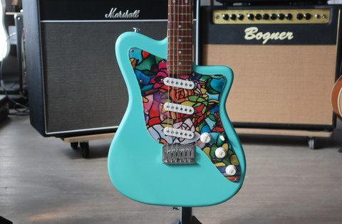 Flying Finn Custom 2016 Electric Guitar + case (used)