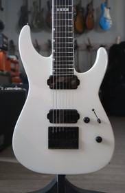 ESP E-II M-II 7B Baritone EverTune Pearl White 2024 (käytetty)