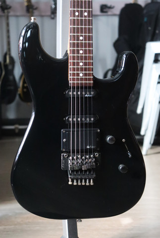 Charvel Model 3 1987 sähkökitara + kova laukku (käytetty)