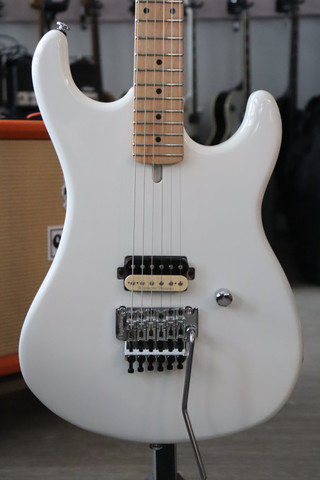 Kramer The 84, Alpine White sähkökitara 2020 (käytetty)