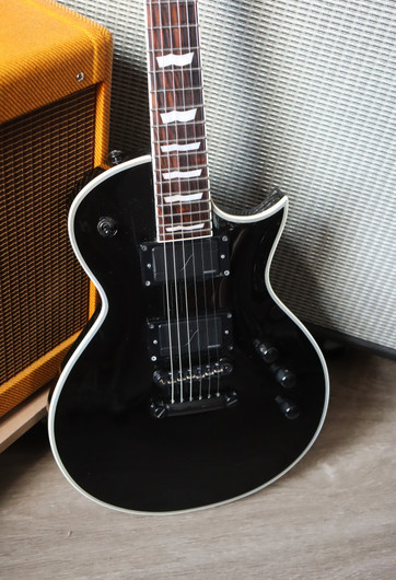 ESP LTD EC-1000S Fluence Black 2021 sähkökitara (käytetty)