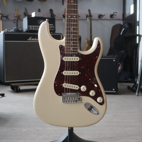 Fender American Deluxe Stratocaster 2013 sähkökitara (käytetty)