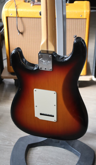 Fender American Stratocaster 2003+ kova laukku (käytetty)