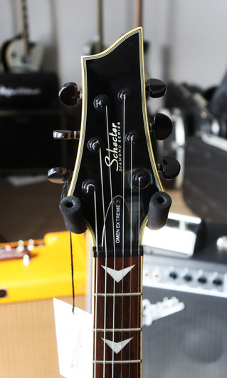 Schecter Omen Extreme 6 BCH + Coffin Case (käytetty)