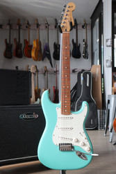Fender Player Stratocaster PF SFG 2023 (käytetty)