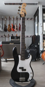 Squier Precision Silver Series Bass 1999 JAPAN (käytetty)