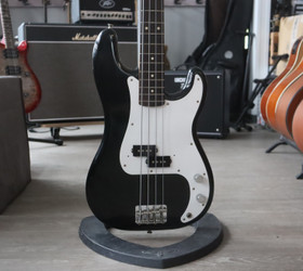 Squier Precision Silver Series Bass 1999 JAPAN (käytetty)