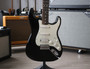 Fender Stratocaster HSS 2015 sähkökitara + gig bag (käytetty)